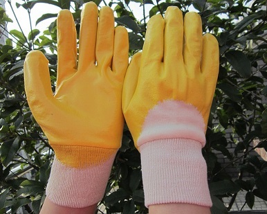 Yellow Nitrile half dipped glove